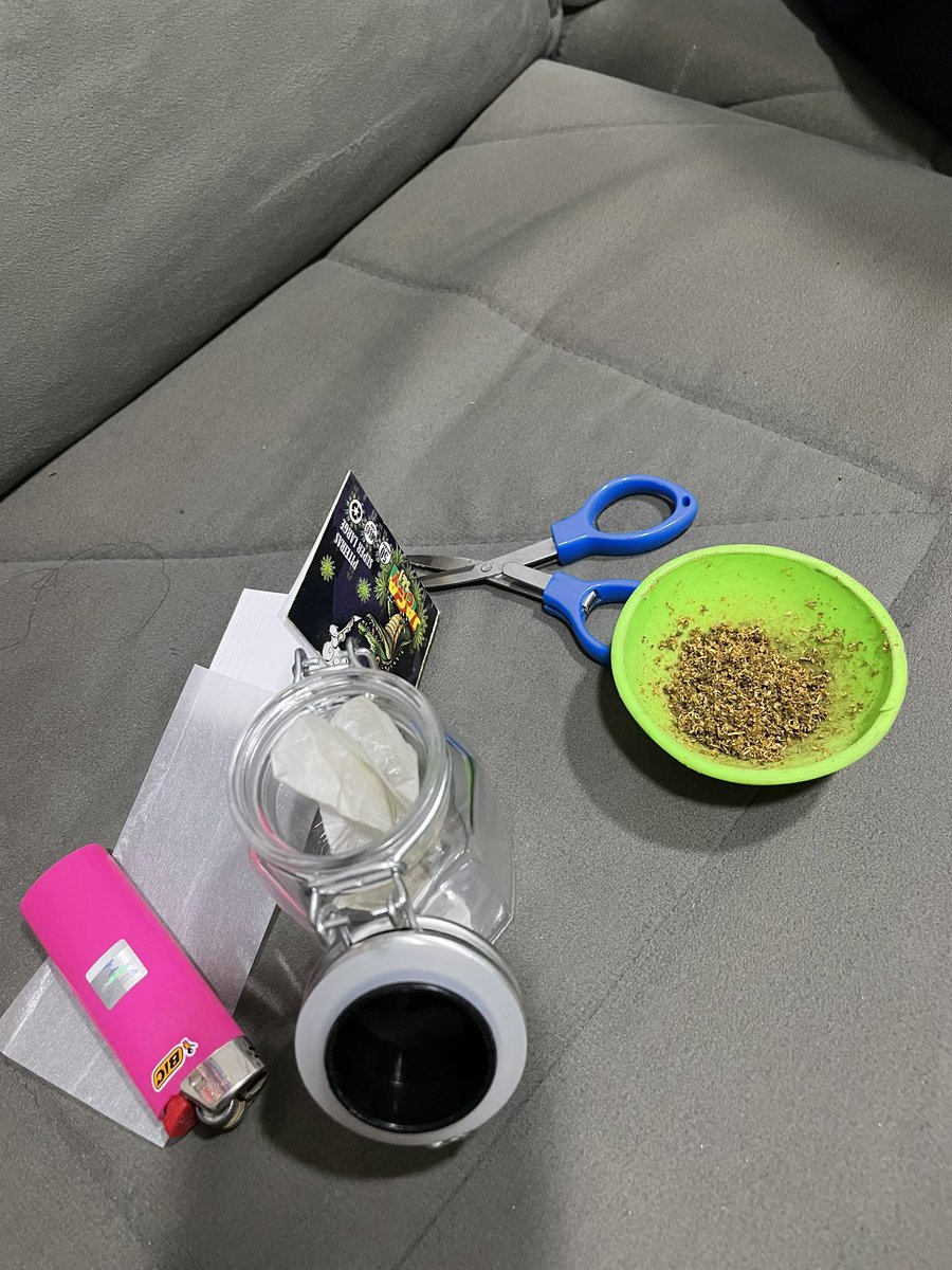 🤟🏿🍀