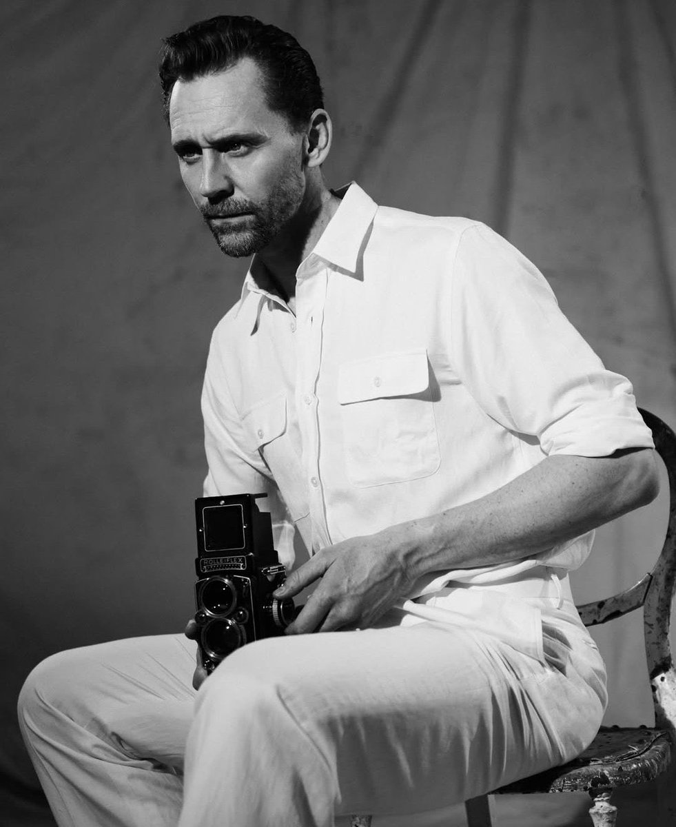 Gahhhh he’s so pretty 😭