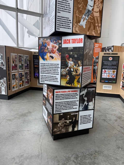 Small College Basketball tweet media