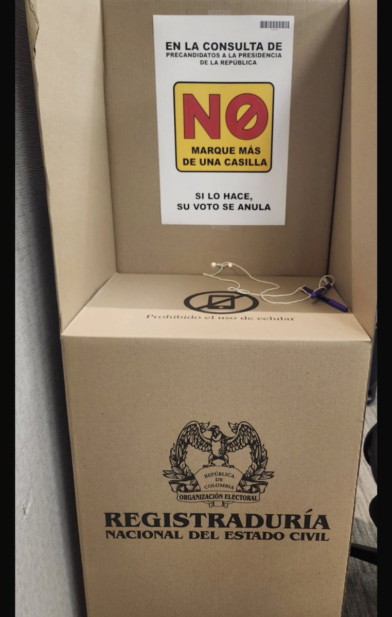 Hoy inició las elecciones de Colombia 🇨🇴 en el exterior, elige senado y cámara exterior y la tal consulta? 

Podría explicar la <a href="/Registraduria/">Registraduría Nacional del Estado Civil</a> porque se puso esta publicidad en todos los cubículos donde las personas votan⁉️
<a href="/petrogustavo/">Gustavo Petro</a> <a href="/PGN_COL/">Procuraduría General de la Nación</a>

Daño tendencioso para confundir!