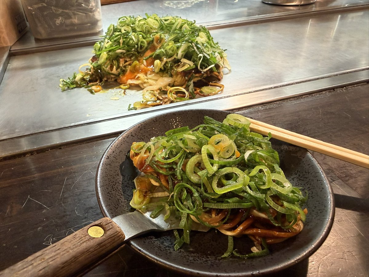 人生初の本番お好み焼き‼︎‼︎
粉物のイメージが強いけど、野菜がメインだなーって感じだった！