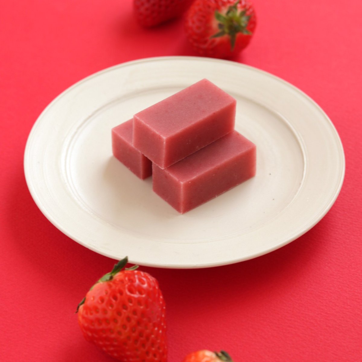 【 #ホワイトデーギフト 】

ホワイトデーのギフトはもう、お決まりでしょうか？

まだでしたら、#季節限定

こいの里 苺

はいかがでしょうか。ホワイトデーに合わせて作ってありますので、店頭で購入いただけますよ

山口井筒屋でも販売中

もちろん、定番の

いちごの大福もございます