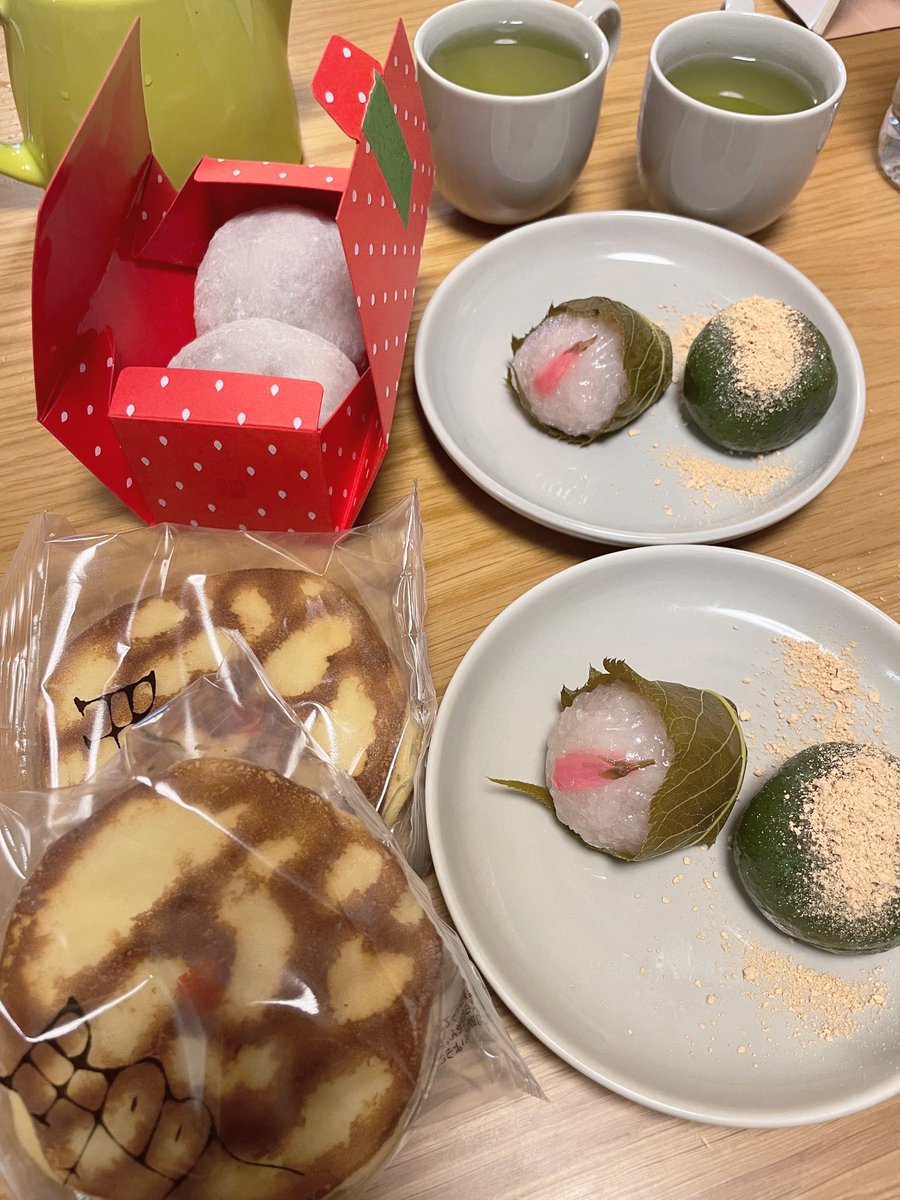 mopitaro777's tweet photo. 最強大阪みやげ🫶🏼🫶🏼 https://t.co/0XcqtVoCFN