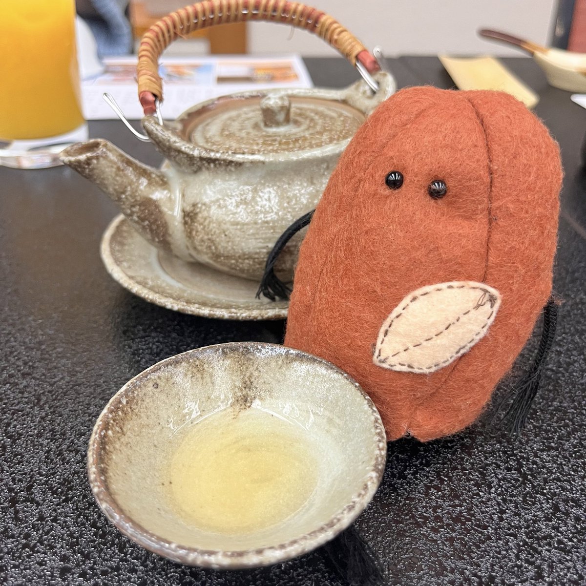 こんばん太郎🍯🥜

夜はみんなで美味しいご飯をたらふく食べたよー🌟😁

土瓶蒸しを初めて飲んだんだけど、美味し過ぎて革命だった‼︎‼︎

この後はカラオケ大会があったよ〜🎤

#はちみつ太郎