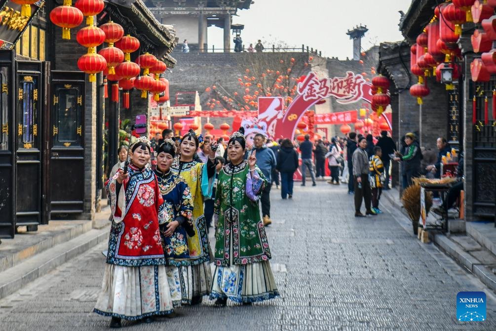 VoiceofPD's tweet image. Various activities are held in north #China's #Shanxi Province to celebrate the #LanternFestival, which falls on the fifteenth day of the first month of the Chinese lunar calendar, or March 3 this year.