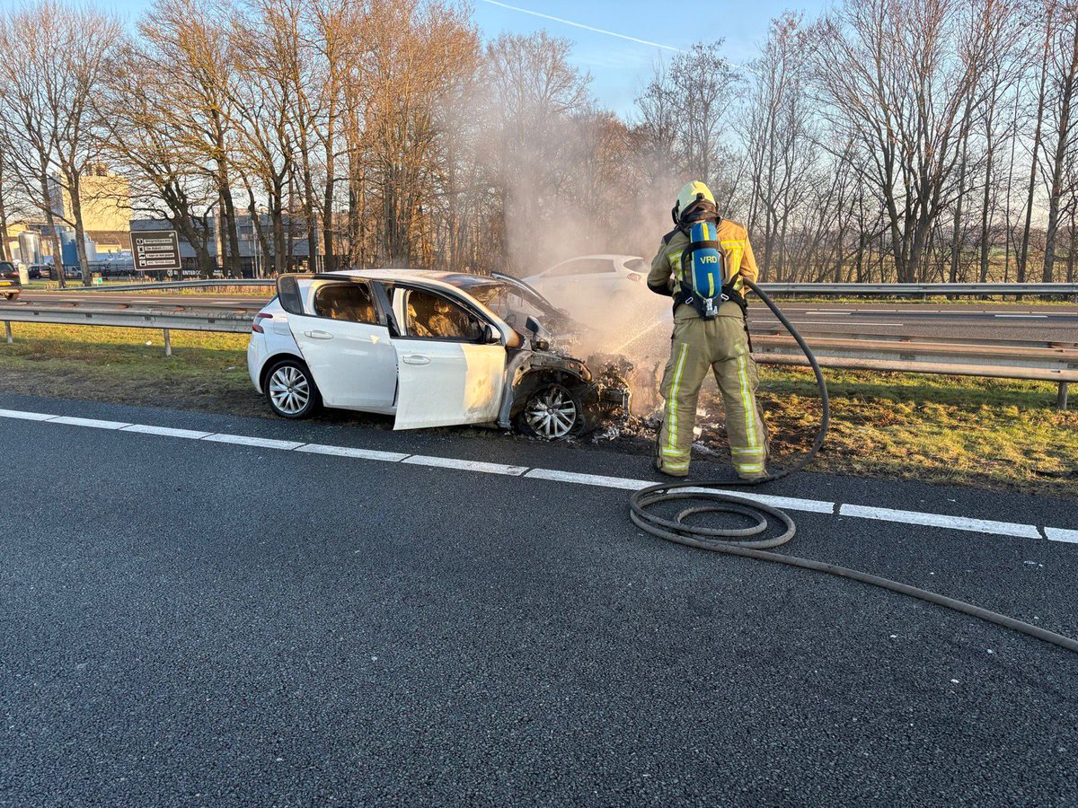 Autobrand op A28 richting Hoogeveen