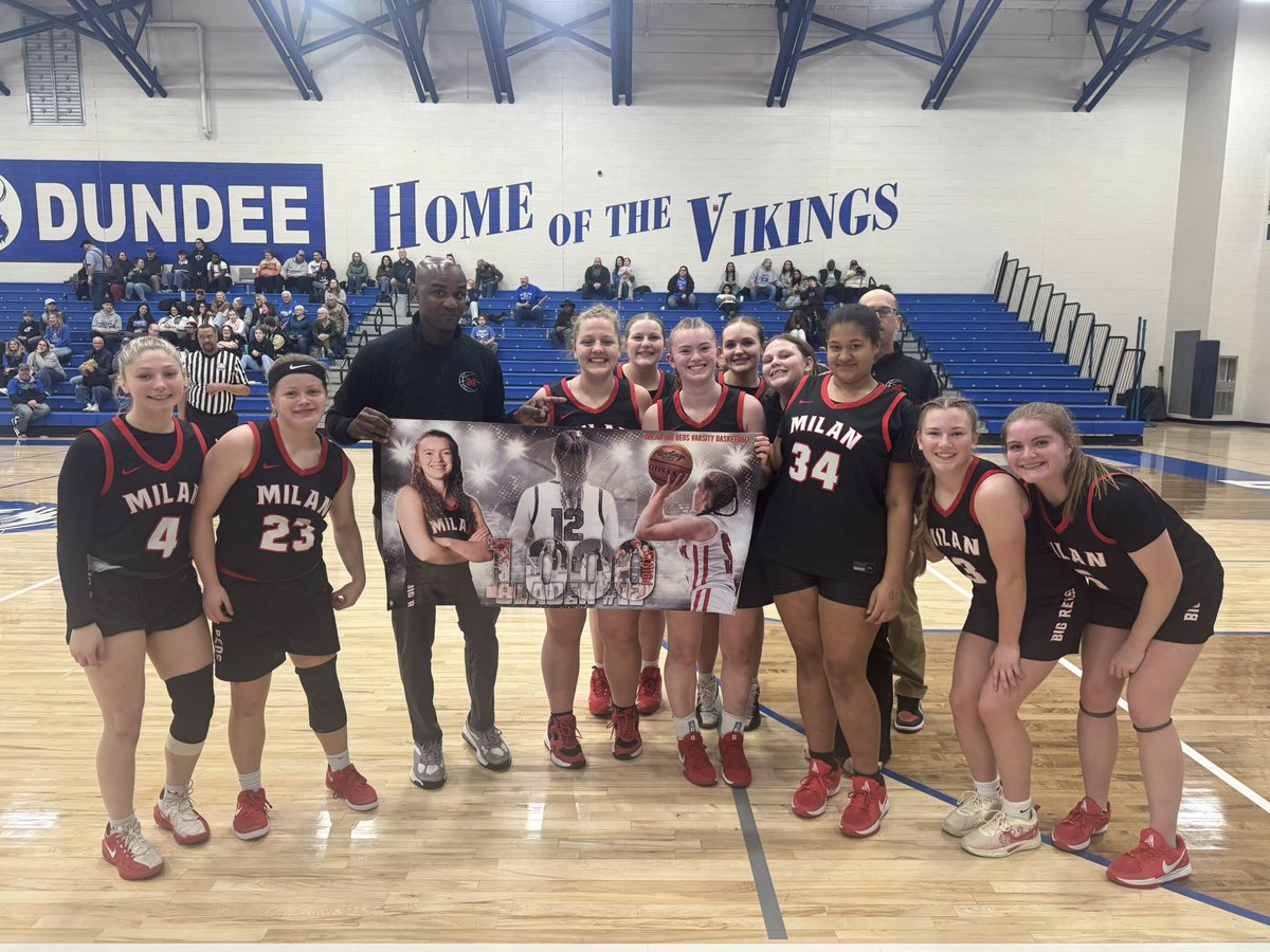 Emily Bladen tweet media