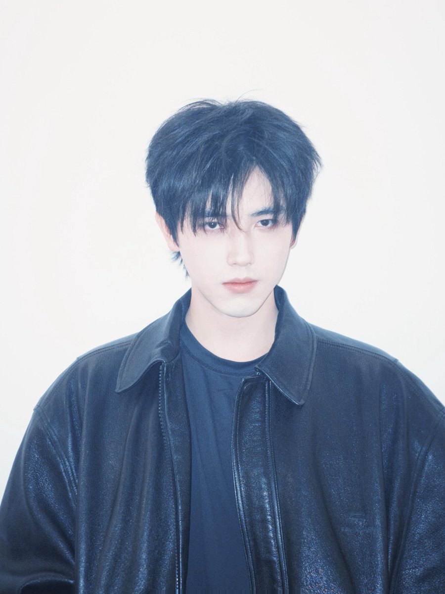 2026.03.03 | #ChenFeiyu studio douyin update

Finished dissecting the film, now on to the manhua.

#ArthurChen #陈飞宇