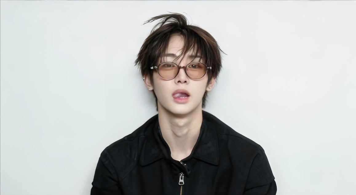 kar. (logout) tweet media