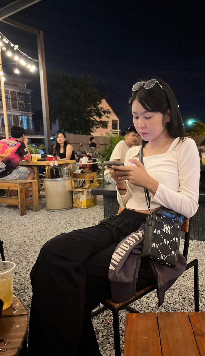 PlaiPlai0600's tweet photo. เบื่อๆ 🤪😜
#ชลบุรี #บ่อวิน #ดอนหัวฬ่อ #ระยอง #มาบยางพร https://t.co/rFTlJhltPP