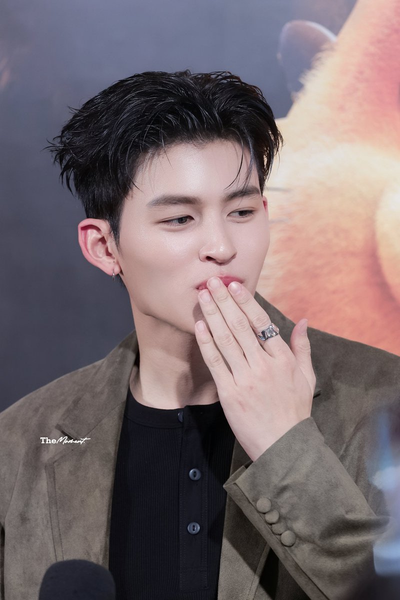 TheMoment0923's tweet photo. 我爱你
ฉันรักคุณ
I Love u
POND HOPPERS TH PREMIERE
#HoppersTH
#HoppersTHxPond
#ppnaravit
@ppnaravit https://t.co/B54xYiillW