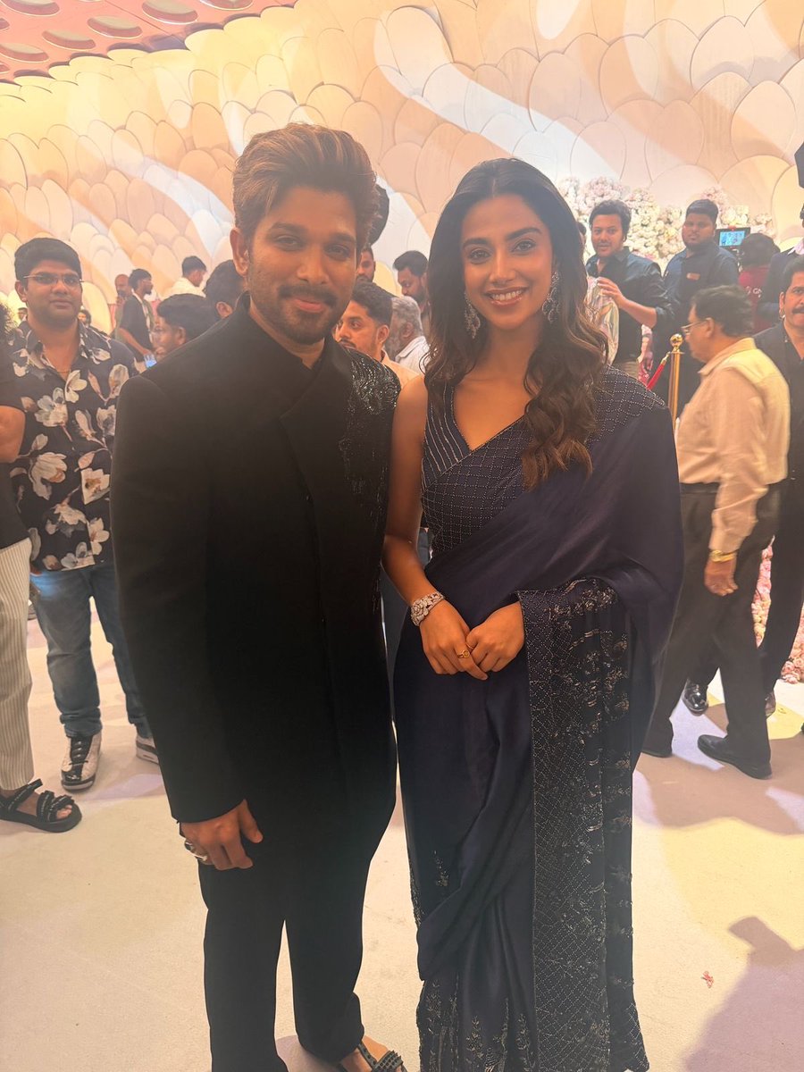 sairaaj44's tweet image. #pic పాన్ ఇండియా హీరో తో 
పాన్ ఇండియా హీరోయిన్