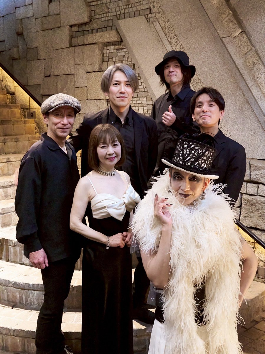 tatesama's tweet photo. バースデーライブ！
『Salon de TATEGATA 2026』
無事に終える事ができました！
満席のお客様に囲まれて最高に楽しいライブでした！
皆様のあたたかい愛とお誕生日をお祝いしてくれる祝福のエネルギーが渦巻く最高の会場でした！
お越しいただいたすべてのお客様に感謝の気持ちでいっぱいです！ https://t.co/4Yo1uVCwzt