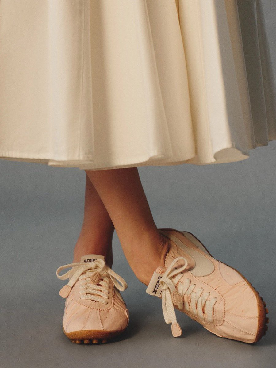 Jacquemus x Nike Moon Shoe SP の新色が日本時間3月9日（月）22:00
