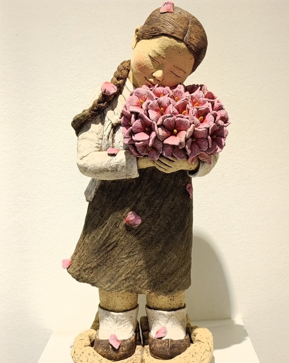 Birinin kalbinde yer bulmak, yalnızca sevilmek değil, yeniden hayata çağrılmaktır. Başka biri için değerli ve önemli olmak muazzam bir iyileştirici güce sahiptir. 
Sahici bir bağ, şifa kaynağı olabilir.