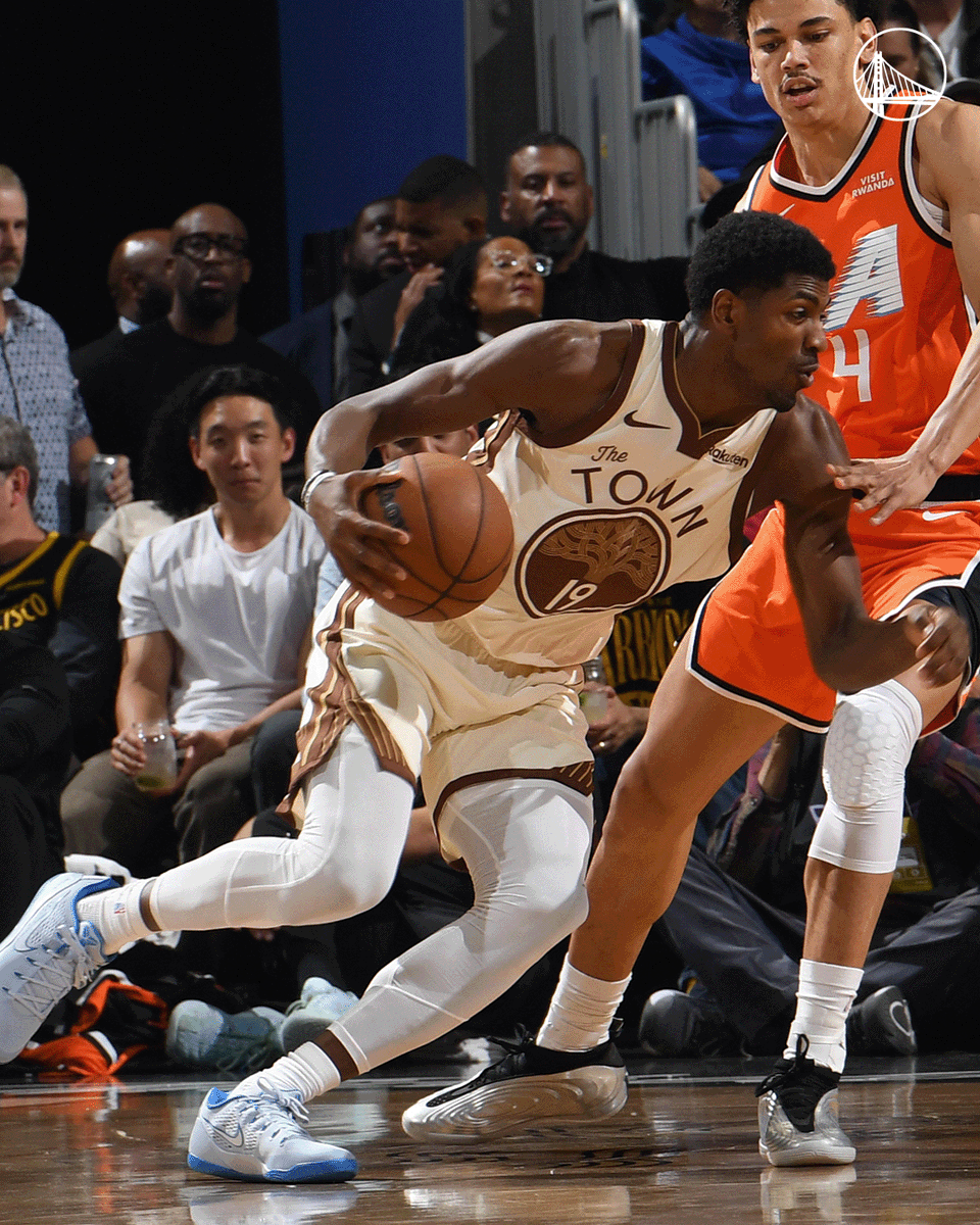 Nate Williams is in double-digits scoring with 11 🙌