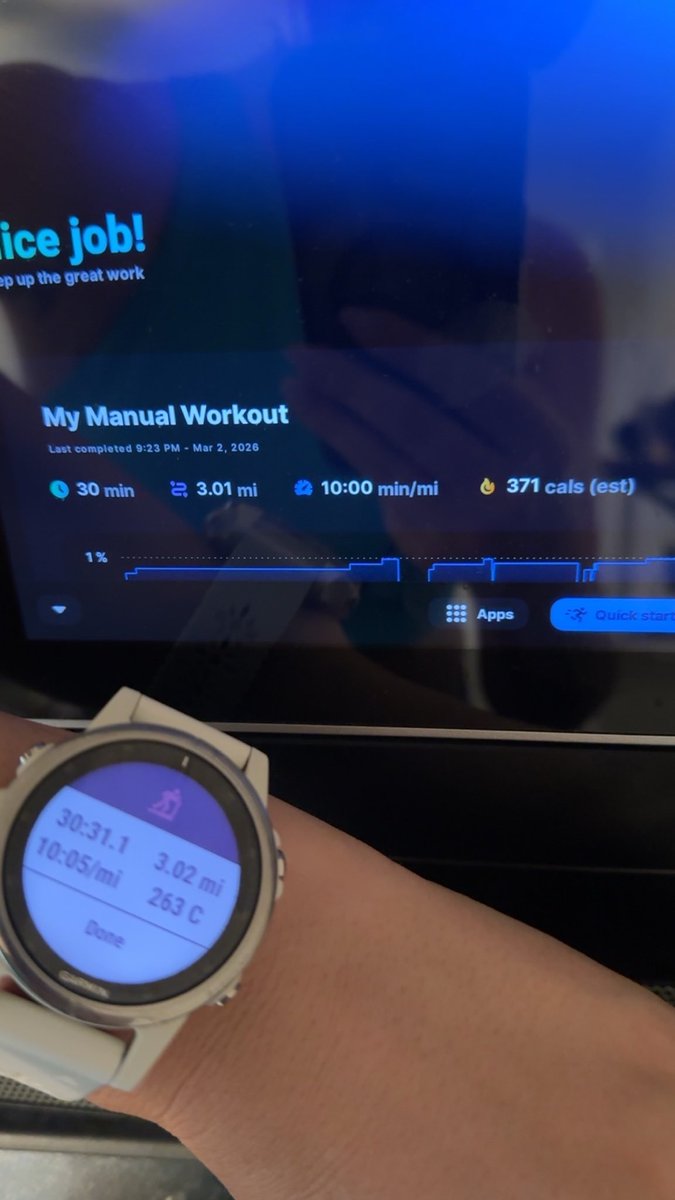 Mandi Viena tweet media