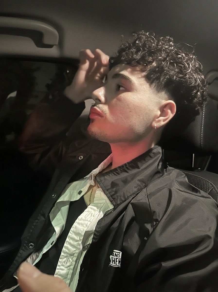 reekay 🐝 tweet media