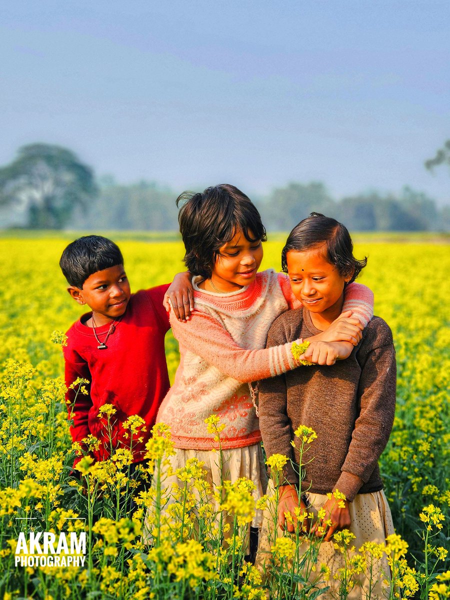 Bengali children in the natural scenery of Bangladesh
.
#bangladesh #NaturePhotography