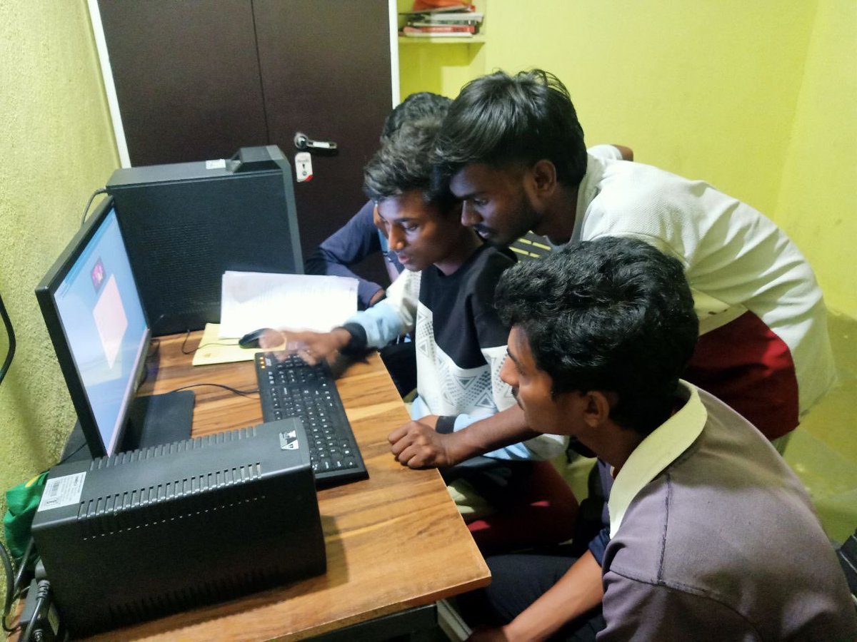 readingkafka's tweet photo. Exams are coming up, and students are busy studying in Karnataka’s rural public libraries, sometimes late into the night. 

#safespacestolearn 🌷🌿📚🕊️ https://t.co/pKtG3FWTPZ