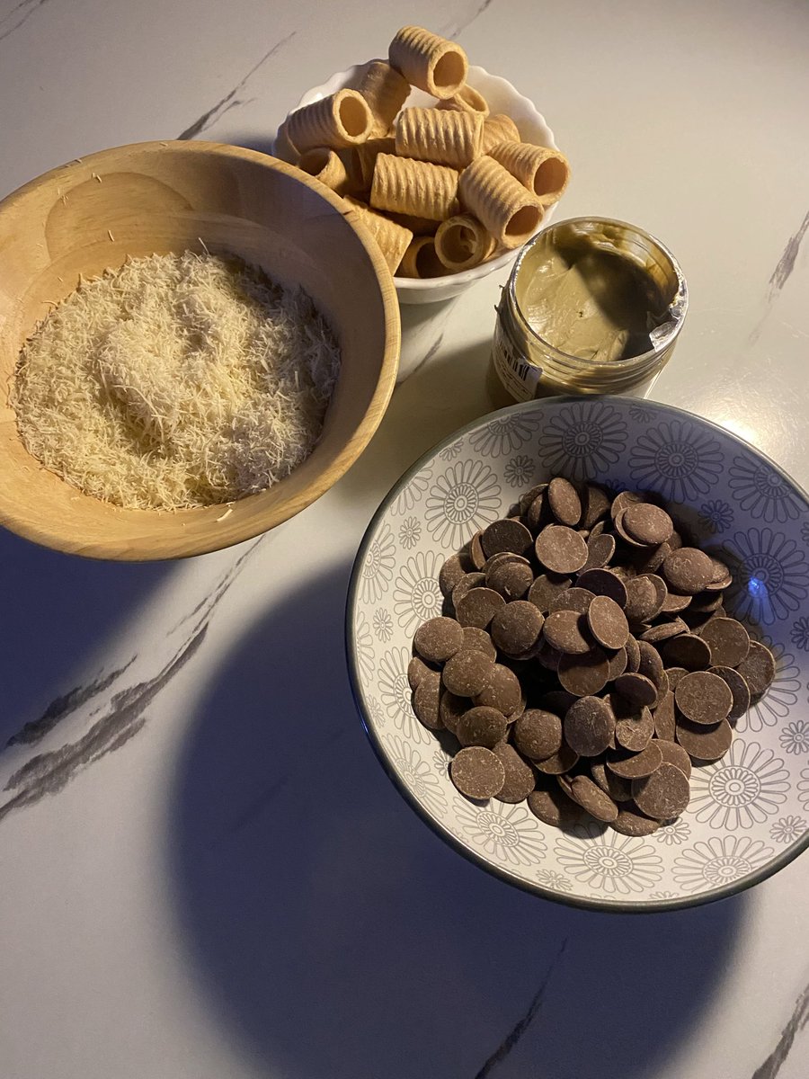 زْينبَ tweet media