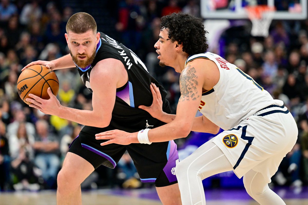 The Denver Nuggets in the fourth quarter: 

4 field-goals made 
20 free throws made 

Nuggets win by 3