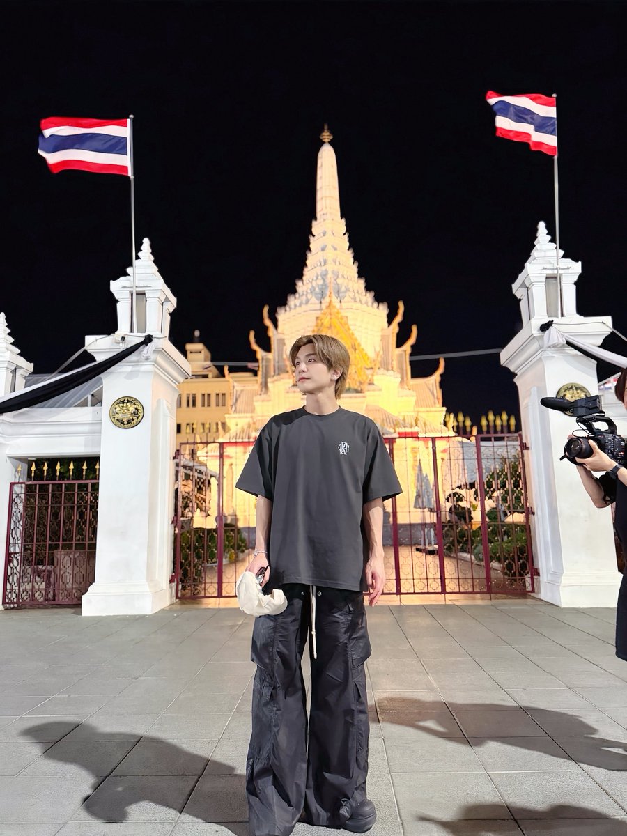 NowtoNice_Ent2's tweet photo. GAN-Chan's Bangkok Moment! 🇹🇭🫶🏻
#SPACECOWBOYinBKK
#SPACECOWBOY #TakanoriIwata
#岩田剛典 #岩ちゃん #GAN
@T_IWATA_EX_3JSB
#NowtoNiceEnt https://t.co/ojZebv9Zsi