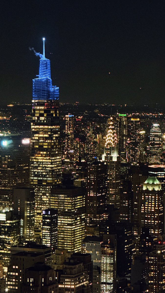 YuraForrat's tweet photo. Manhattan lights 🎞️ https://t.co/4AWCmpyQLW