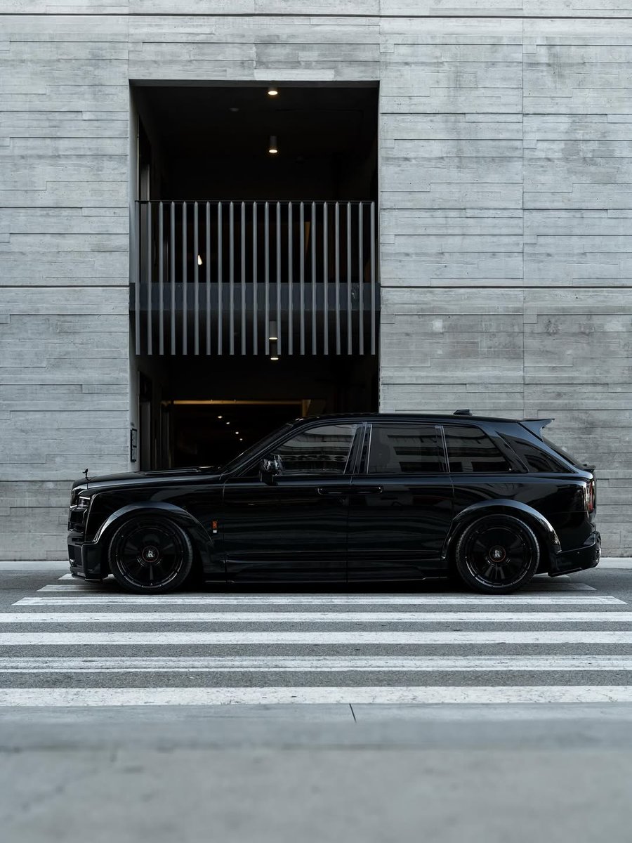 TheAutoHub's tweet photo. Rolls-Royce Cullinan https://t.co/5dox3oHybT