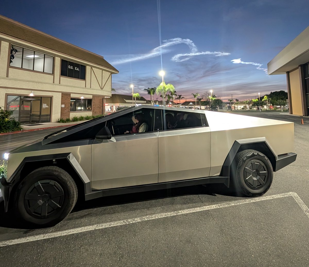 Retro_Active_ tweet media