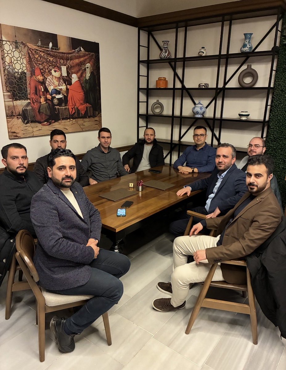 kongncmemursen's tweet photo. Genç Memur-Sen Konya Şubesi olarak iftar programında bir araya geldik. Teşkilat çalışmalarımız, dönemsel planlamalarımız ve hedeflerimiz üzerine istişarelerde bulunduk.
Birlik ve dayanışma içinde yolumuza devam ediyoruz. https://t.co/dCj6dbjj7b