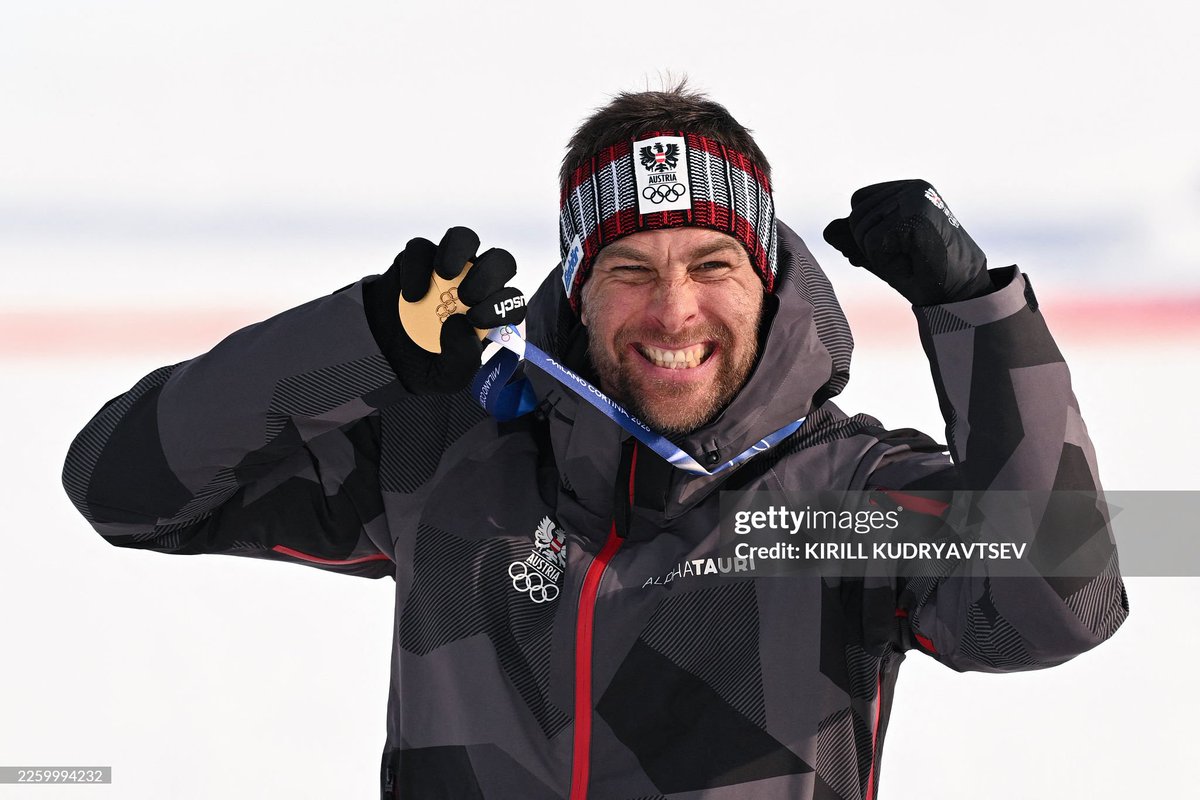 LendasOlimpicas's tweet photo. Benjamin Karl, Áustria 🇦🇹.
Campeão Olímpico.
Snowboard. Slalom Gigante Paralelo, masculino.
Jogos Olímpicos de Inverno, Milano Cortina 2026 🇮🇹.
#benjaminkarl #österreich #milanocortina2026 #olympics #legende #champion #snowboard #gold #livigno #winterspiele #aut https://t.co/HDnSkyEBxV
