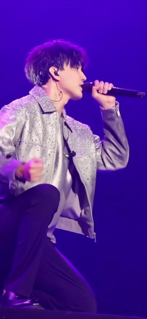 Rozaliya 🇰🇿 #FlyAway tweet media