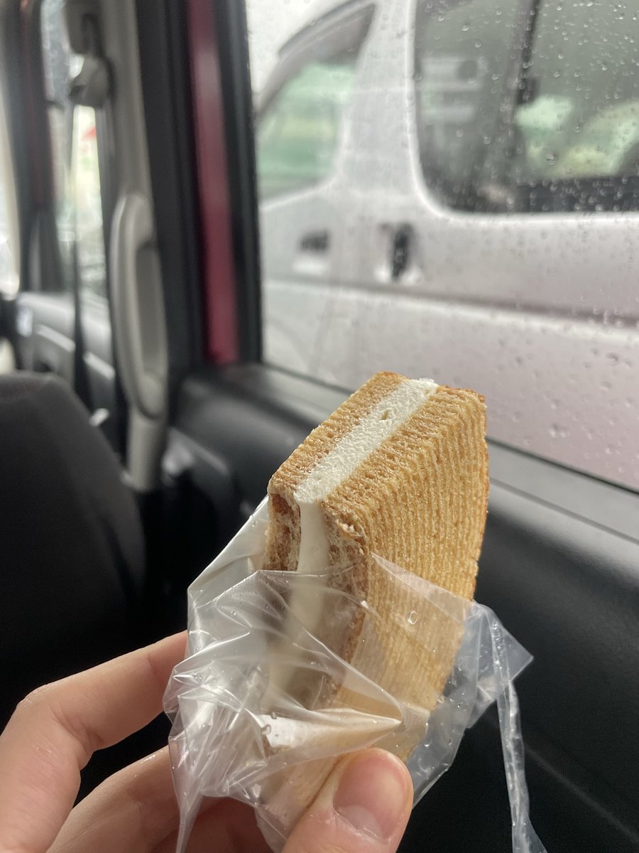 古町さんにおすすめしていただいたバームクーヘンアイス🍨

たくさんの学びを得て、そろそろ秋田に帰ります🚗