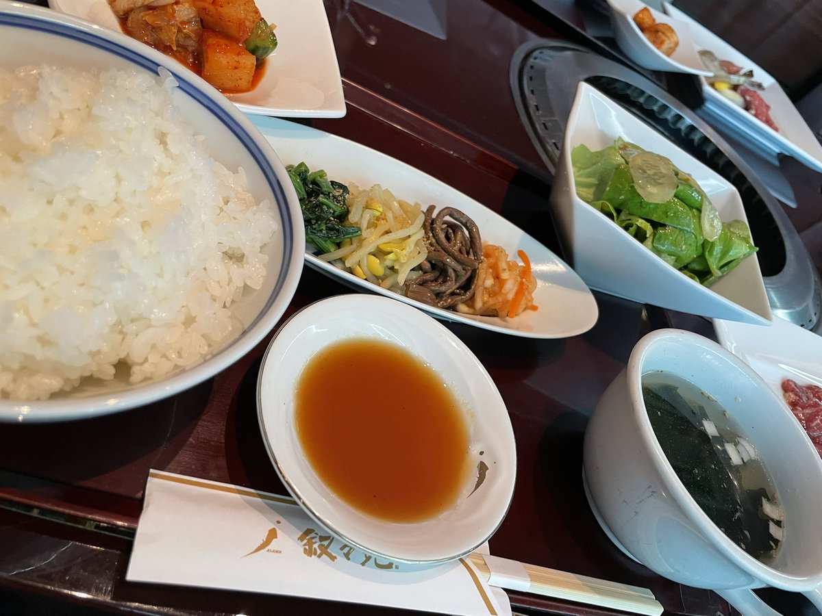 keyvoice2025's tweet photo. 久しぶりの友人とランチ🍽
昼飲み🍻

#焼肉 #ランチ #お酒 https://t.co/zRtXHDZkxV