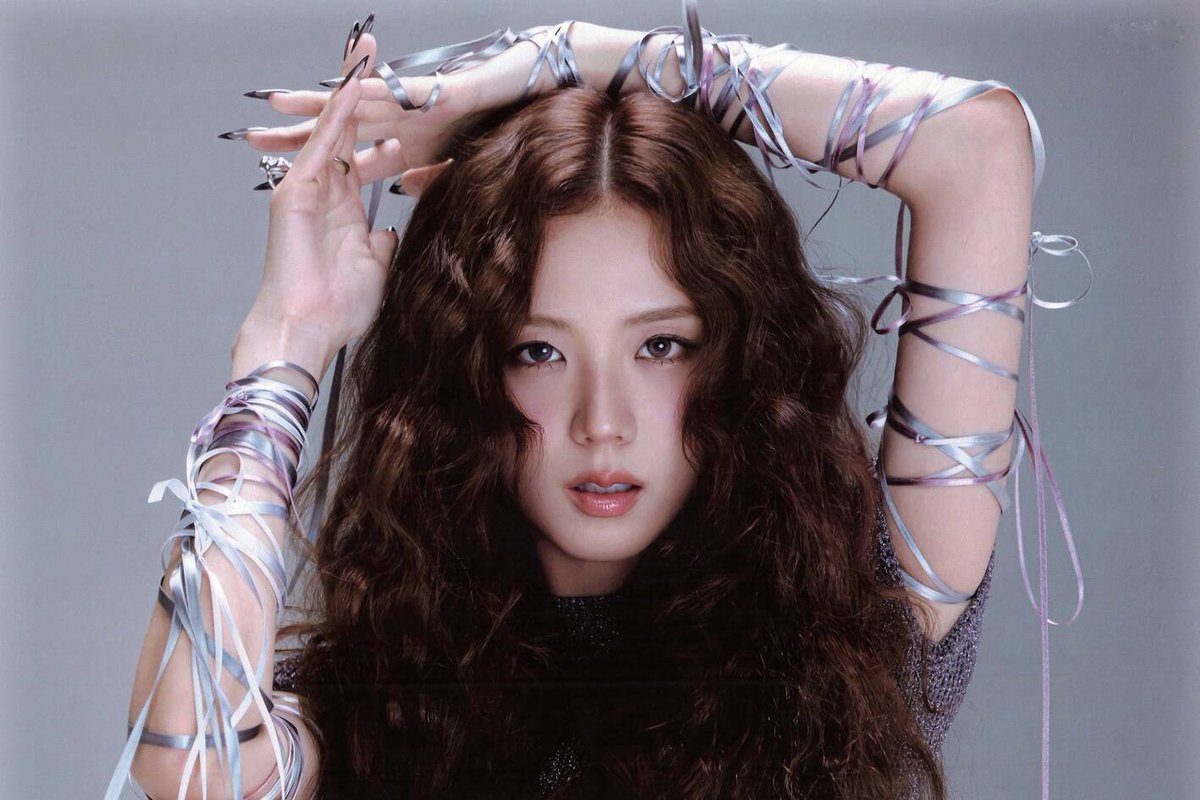 PopEmpirex's tweet photo. JISOO says she Never cries at the end of World Tours Because she sees every ending as a new beginning. https://t.co/AgFt1D2AOU