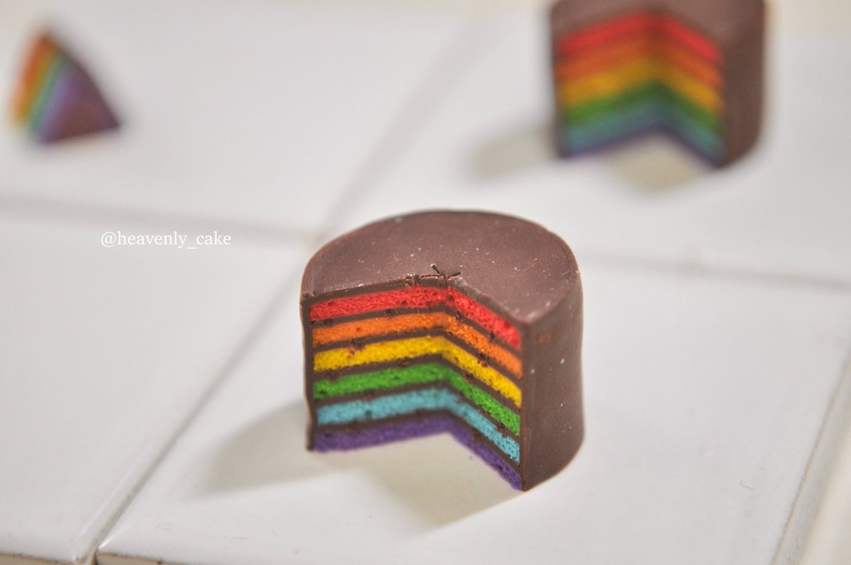 やっぱりチョコレートのレインボーケーキもいいね〜
チョコレインボーは大人の方向けかな笑😆#wip

#ミニチュア
#ミニチュアフード