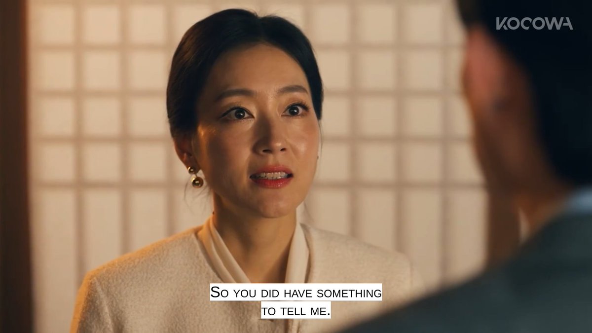 lullabyliyah's tweet image. Jun-Ki's about to spill the tea... but will Jung-Ran catch them together? 👀 #PearlInRed