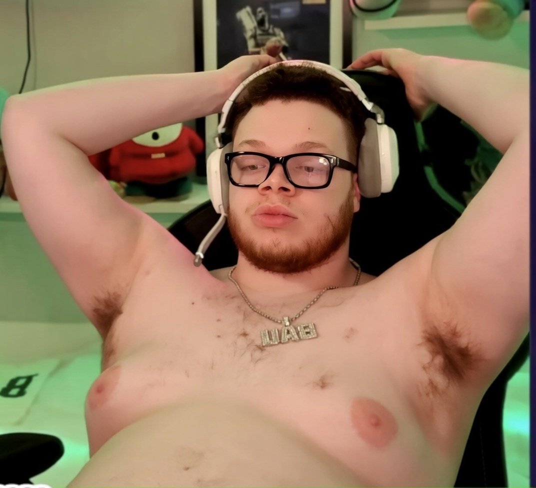 Datboymikeee's tweet photo. Gon head and take the night off lazy phonk but tomorrow I expect 2 hour monkey session mask up tits out on the treadmill with desmond twerking in the back... u wanna be a jester so bad then let's be one phonk https://t.co/ksYTuG5NX8
