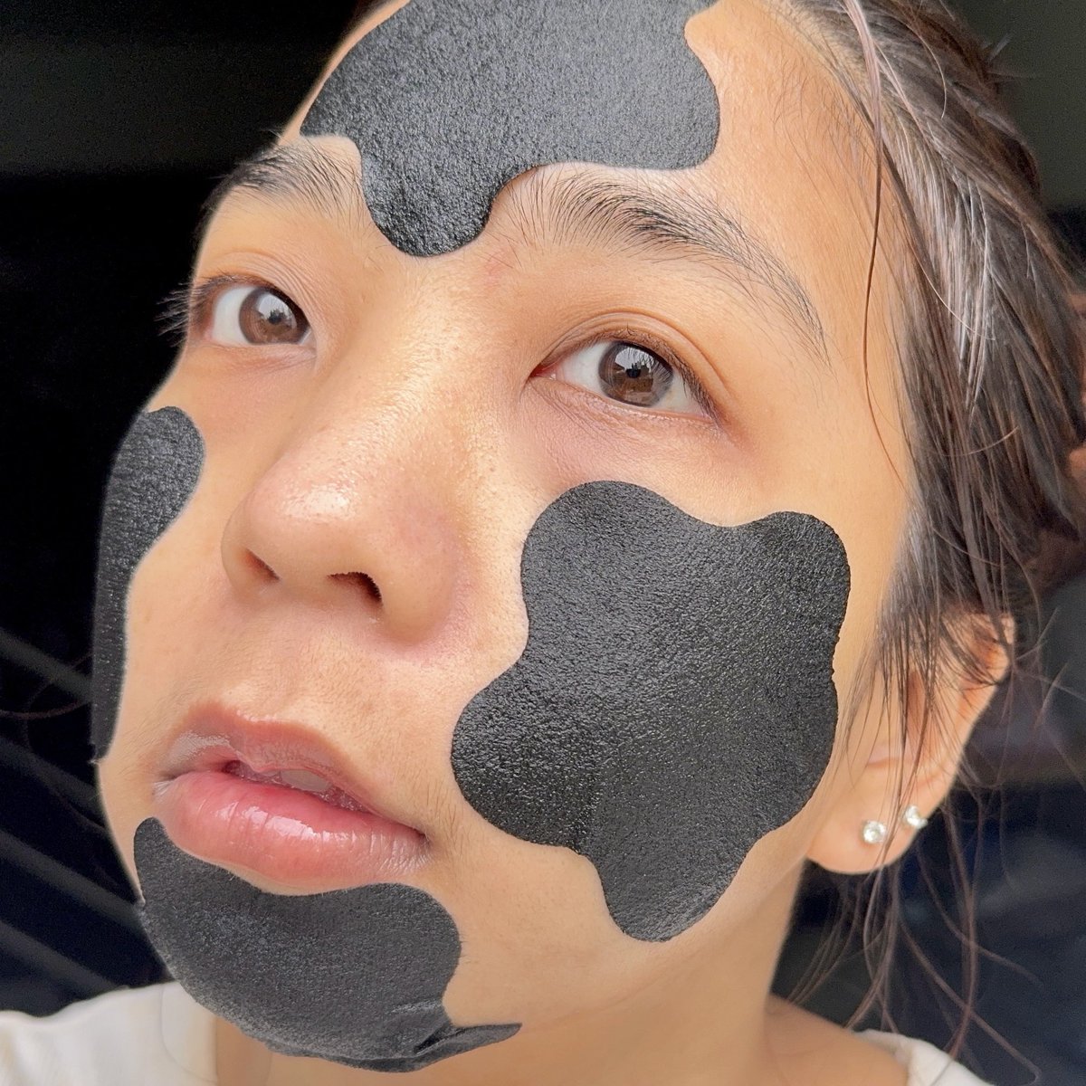 โทนเนอร์แพด Black nova ของ MizuMi มีแบบซองแล้ววววว ในที่สุด! พกสะดวกแล้วทีนี้ นี่ชอบใช้ตัวนี้เตรียมผิวก่อนลงสกินแคร์ ผิวฉ่ำโกลว์มาก สูตร pore clarifying เหมาะกับคนเป็นสิว ช่วยให้รูขุมขนกระชับด้วย ความที่แพดเป็นรูปดอกไม้แล้วมันคิ้วทึเว่อ ลูกร้ากก 😘