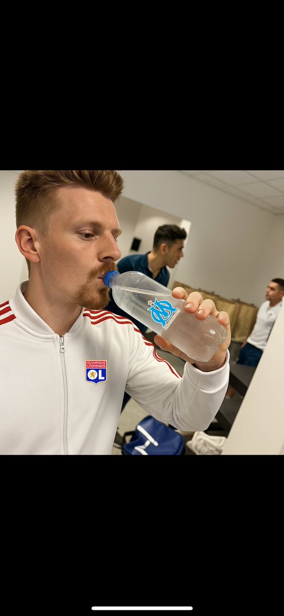  DERKAVUS tweet media