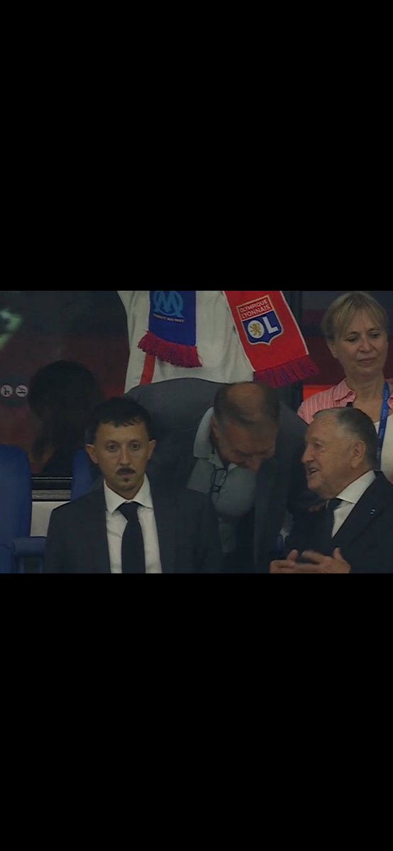  DERKAVUS tweet media