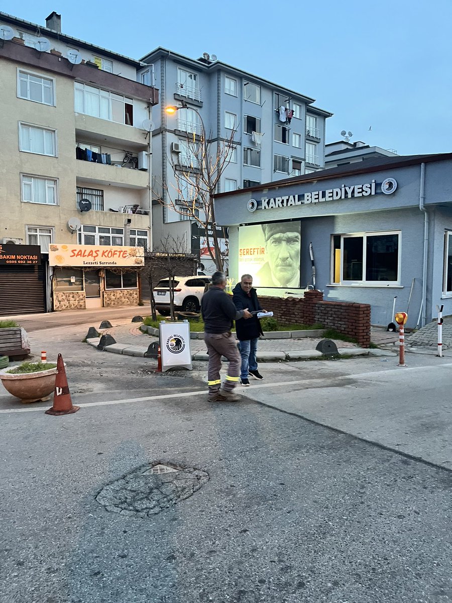 emepkartal's tweet photo. Konut fiyatlarından faturalara, vergi sisteminden, belediyeleri şirketlerin rant kapısına dönüştüren kar ve rant odaklı sermaye düzenine karşı tüm belediye işçilerini işçi sağlığı ve iş güvenliği haklarımız için birlik olmaya,örgütlenmeye çağırıyoruz. https://t.co/86KkROn36a