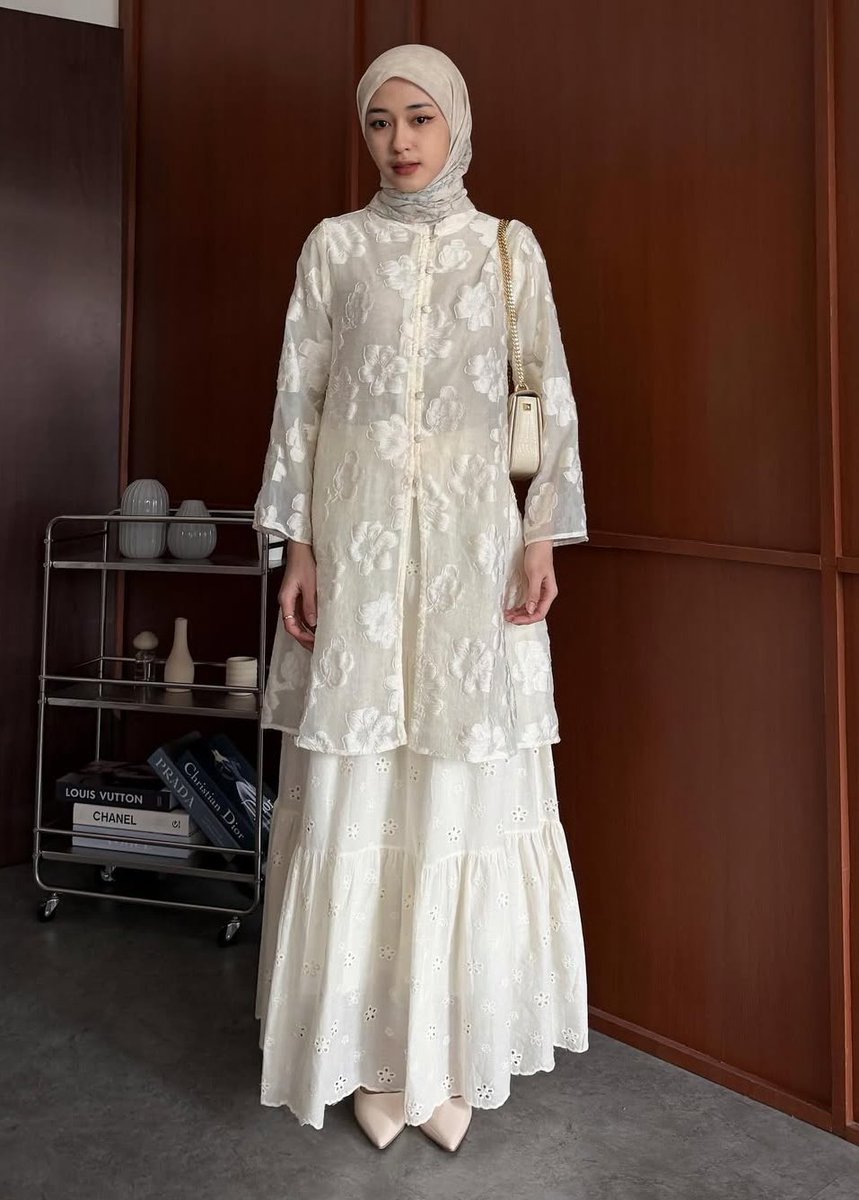 chilluvs's tweet photo. Raya Tunic
📌https://t.co/305jtazFp9
Raya Blouse
📌https://t.co/66eg74w7tl

Selain bahannya yang ringan, tunik dan blouse inj juga punya motif bunga yang cantik ✨️ https://t.co/iMsGwwfY9j