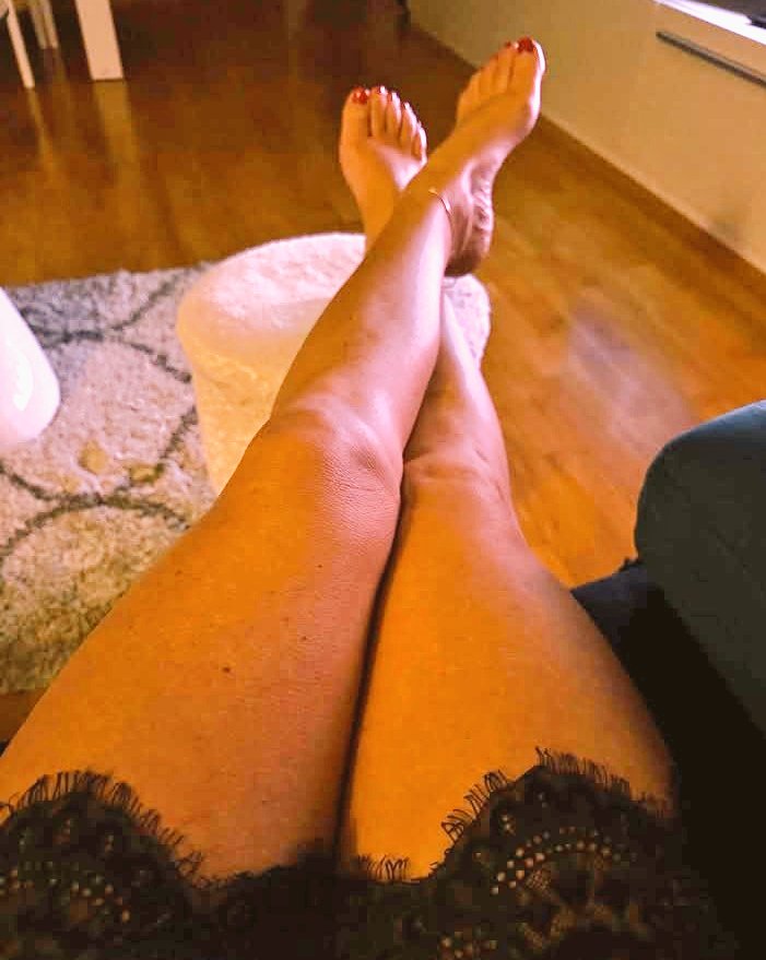 Cuckold ve Swinger bir yaşam tarzıdır, çiftlerin kendi aralarında ilişkiye giremedikleri zannedilir, işte bu ön yargıdır. Aksine çok da iyi bir cinsel hayatları vardır. Bana göre ciftlerin kendi aralarında yaşadıkları sex hep iyidir🙏Cuckold ,Swinger ise bir fantezidir!Gunaydın❤