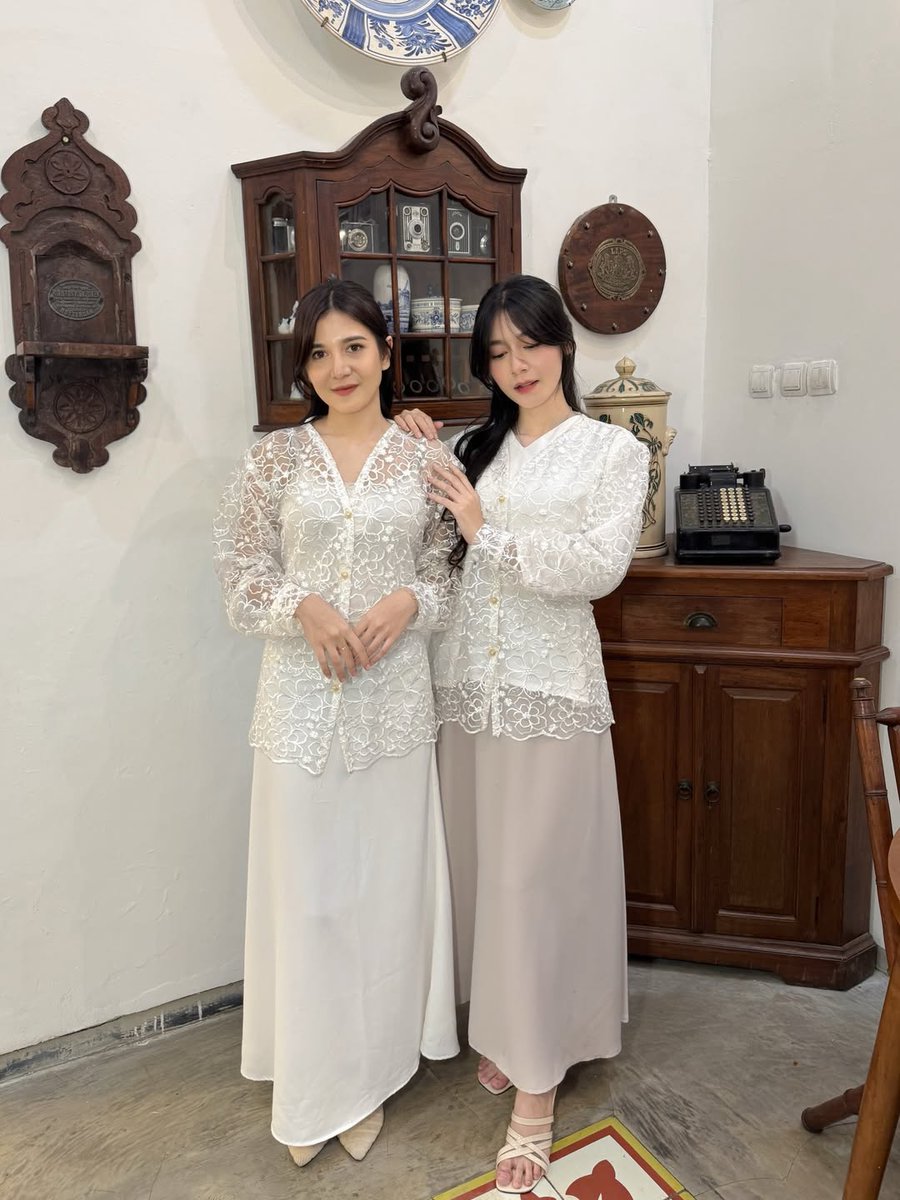 chilluvs's tweet photo. Lestari 
📌 https://t.co/fPwj7eZb0m

Outer blouse yang simple gini bakalan gampang banget di mix and match dengan outfit apapun, bakal cakep juga dipake kondangan https://t.co/FXb3OECPOh