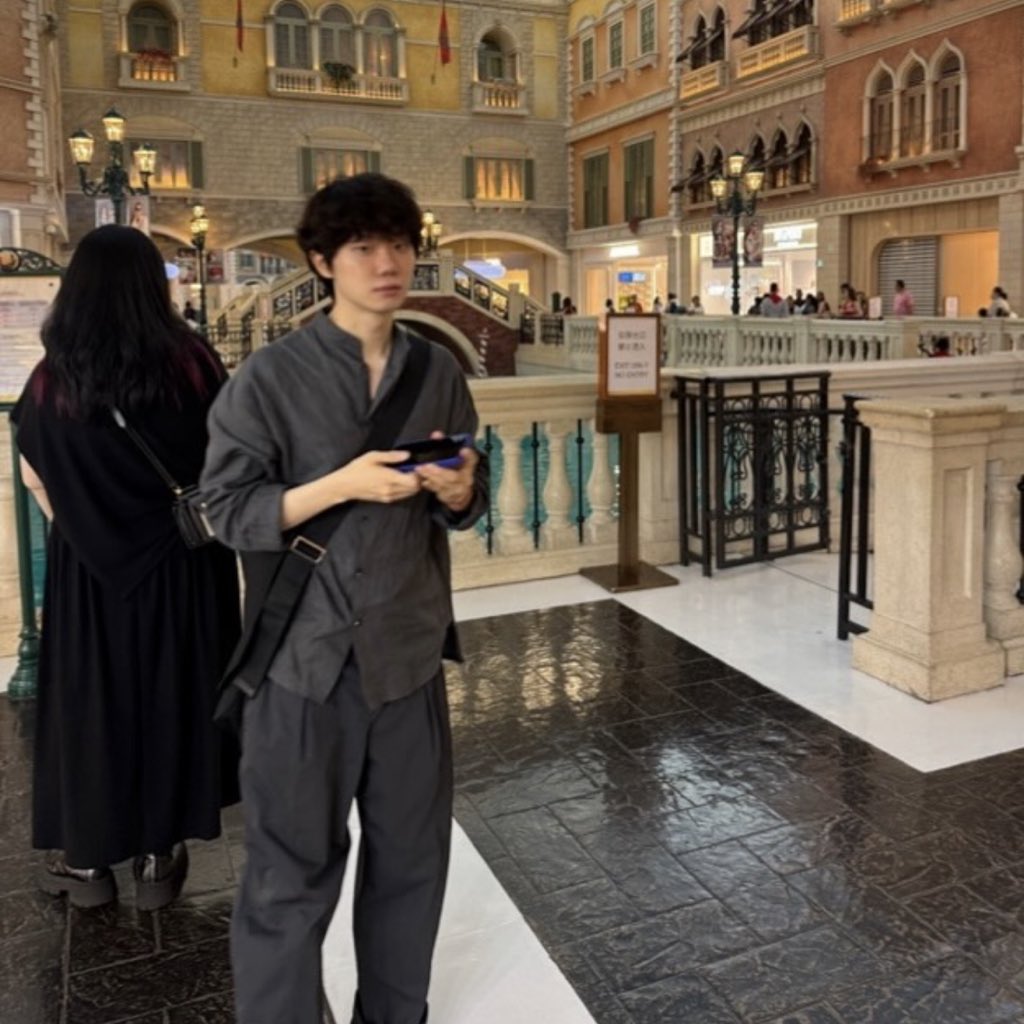 ('-' э )Э tweet media