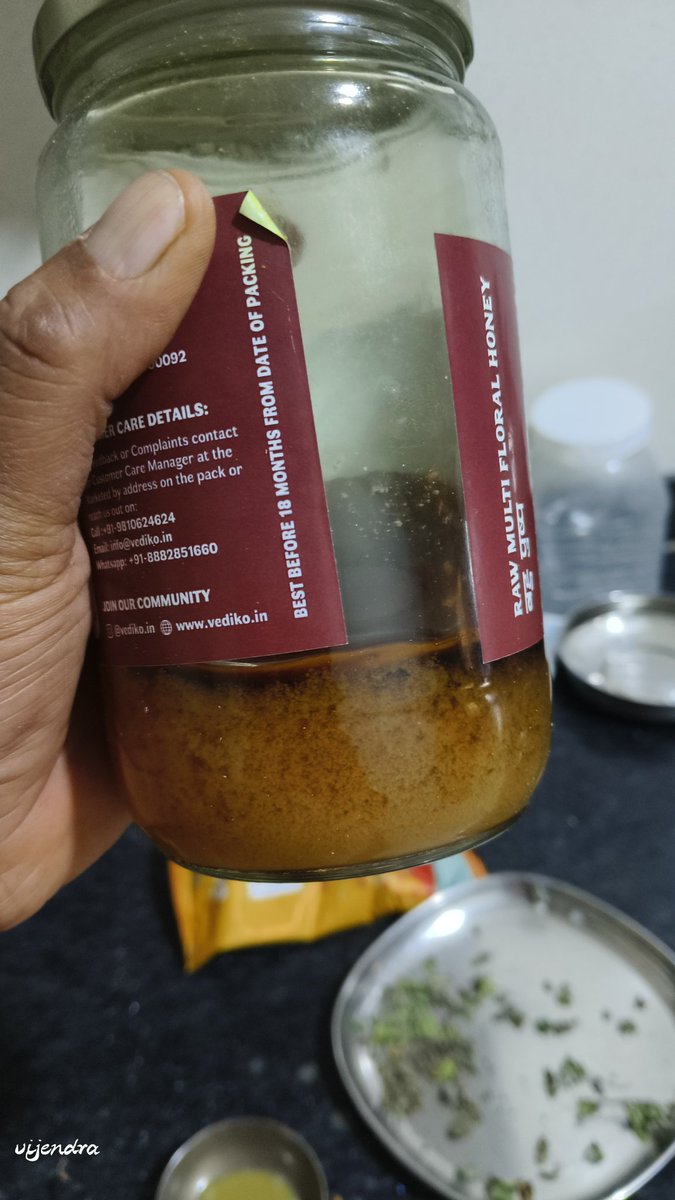 vijendraa's tweet photo. @VedikoOrigins worst product by vediko. Orgenic ke name par loot. 3rd class product.
Purchased raw honey seems original and pure honey. But you can see in images it's just sugar only 20-30% part is honey.
Waste of money. https://t.co/u0BLIHdXjW