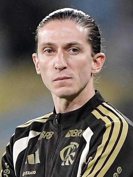 A demissão do Filipe Luís por si só já seria uma loucura. Da forma como foi feita, é uma das maiores covardias que eu já vi. Um ídolo do clube multicampeão como jogador e treinador sendo tratado dessa forma no dia do aniversário do Zico. 

Absurdo!