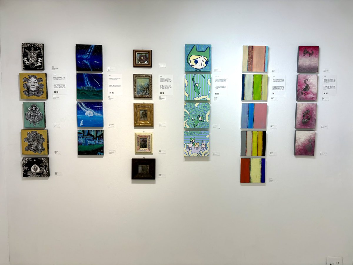 sangatsu_art's tweet image. 生憎の雨です。普段は海外のお客様も多く来られますが本日はスローな予感。ごゆっくりご覧頂けるかと思います！

44名182点の作品を展示中！見応えあるのでこの機会に是非お越しください！！ネットショップからもご購入頂けます。

特設サイトはこちら！
swimmy2026.netlify.app